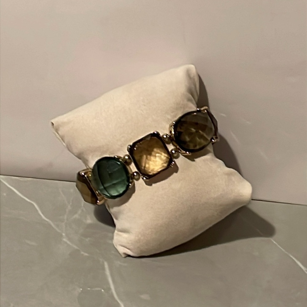 Gold tone stretch bracelet multicolor emerald cut stones EUC statement jewelry - Picture 6 of 6
